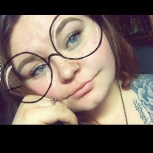 Meet your Posher, Veronica-lyn